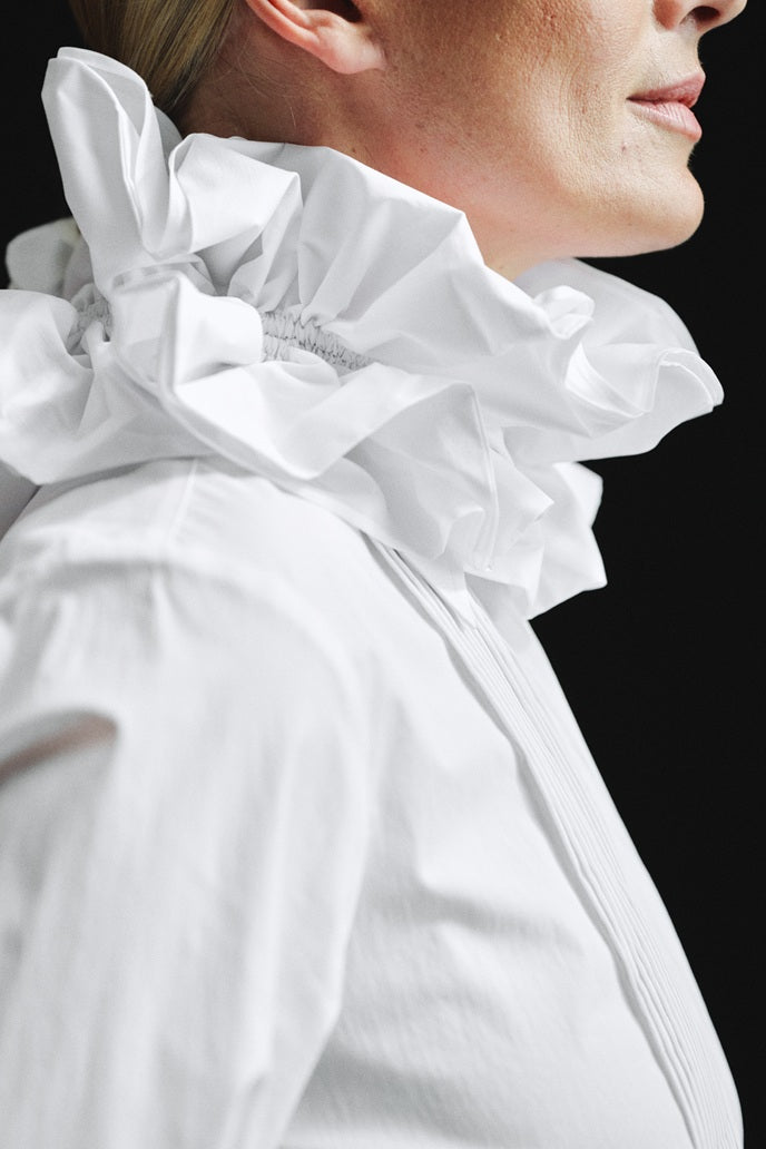 ATELIER TAKTIL - BELLA RUFFLE TIE HVID