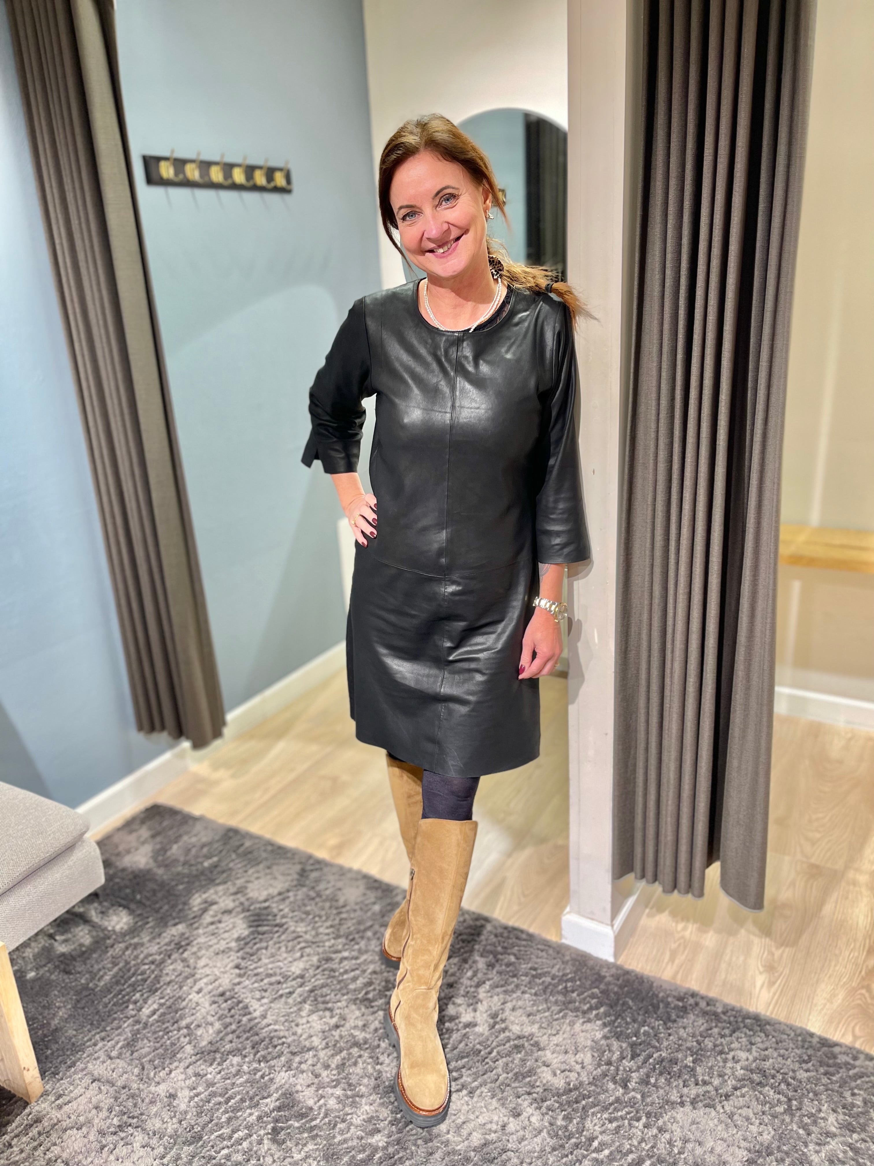 DEPECHE - BETH SKIND KJOLE SORT